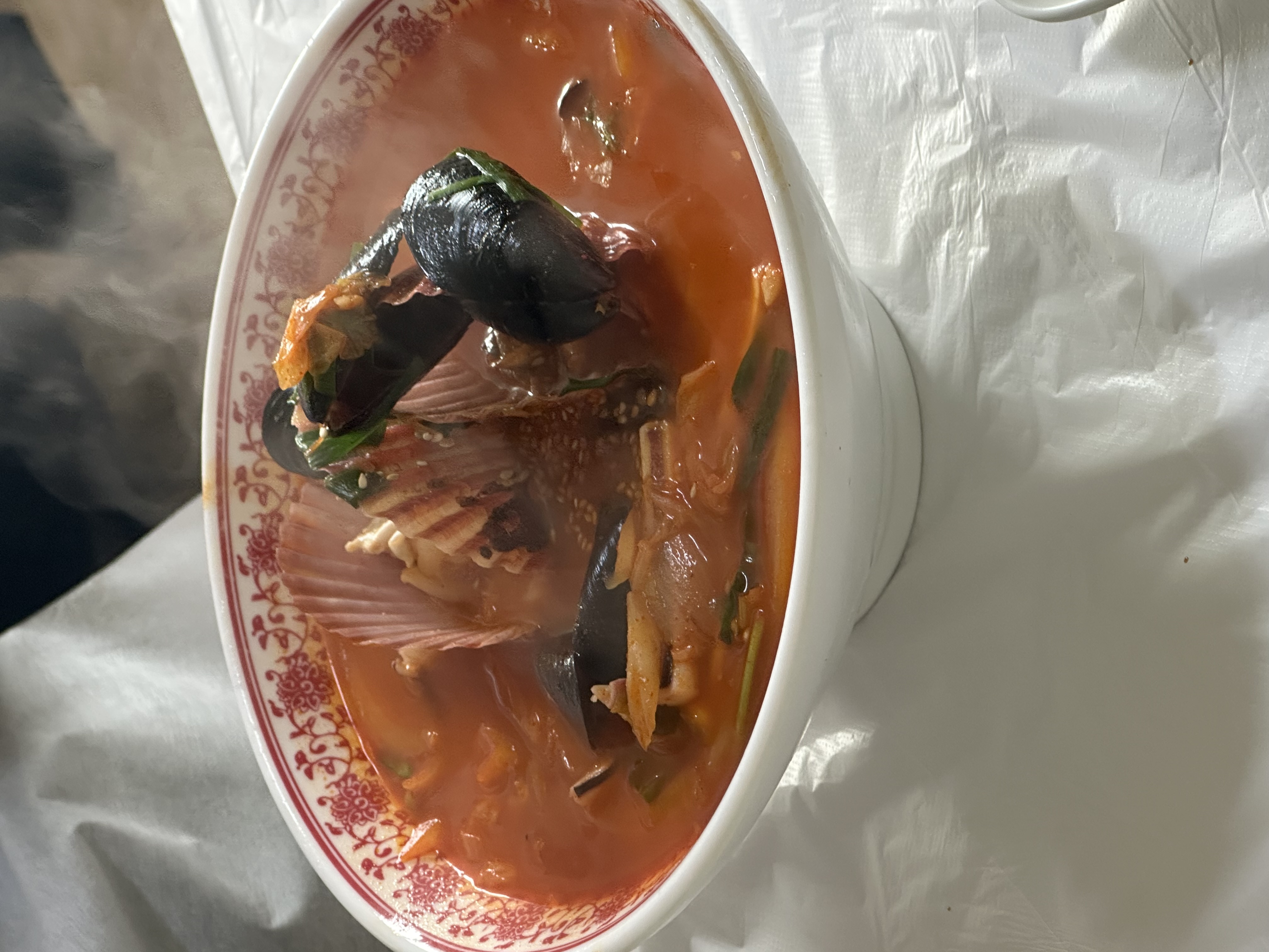 속초 짜장면 맛집 / <가보오토종닭>
유명해지기 전에 가서 먹었는데 지금은 웨이팅도 너무 길고 맛도 예전같이 않음 ㅠ 다시돌아와😭 하지만 맛집 으로 추천하긴합니당 👍🏻