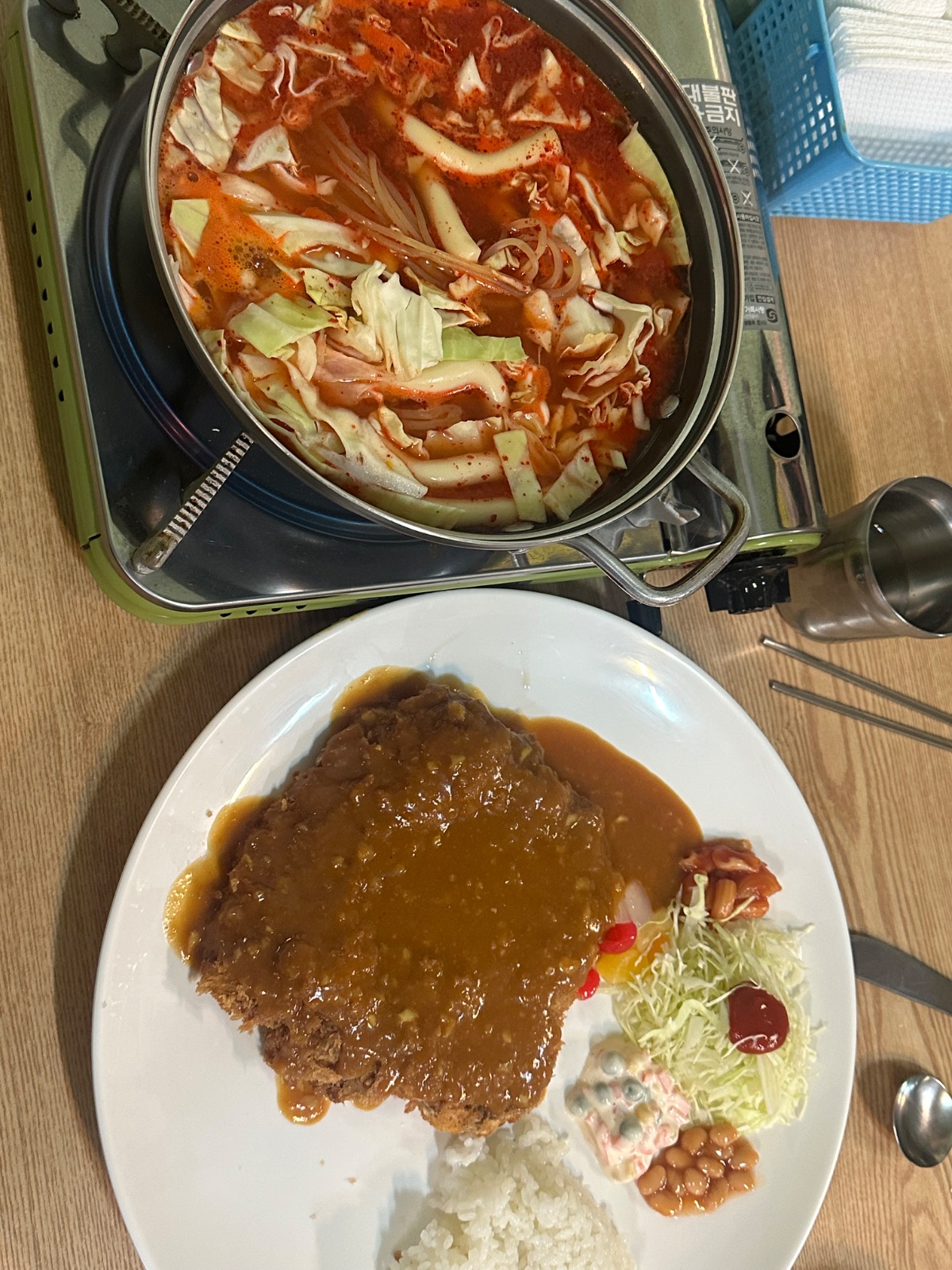 풍자 또간집 / 원주 맛집 <신혼부부> 

사실 신혼부부를 가고싶어서 원주를 갔었는데 
여기도 속초 오두막 느낌 특별한 맛은 아니지만 
추억의 맛!!!! 다시 방문 의향 OOOO