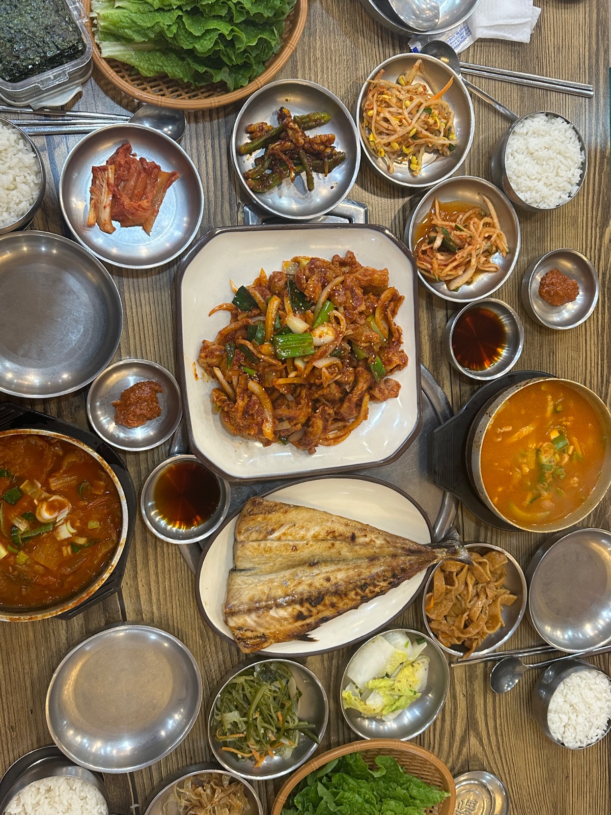 광부 북구 맛집 <진식당> 

광주사람인 찐 토박이 친구가 추천하는 맛집
광주쪽이라 그런지 반찬 엄청많이 나오고 
식당 일하시는분들 손맛이 👍🏻 완젼 추추추천
