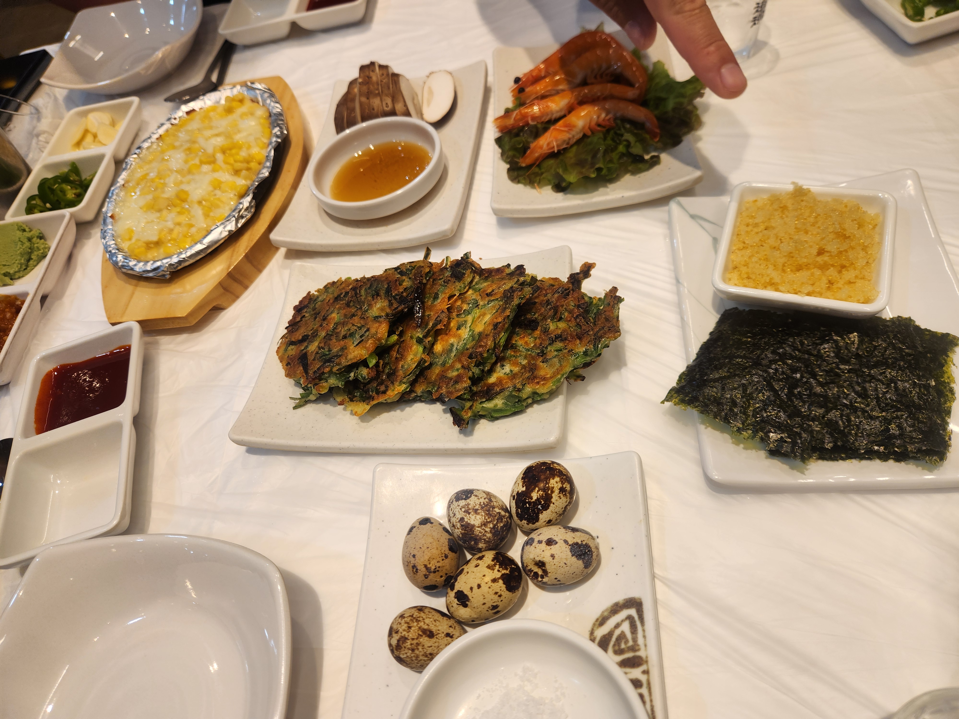 최근 오픈한 속초 파도소리 맛있어요! 소주가 호로록~