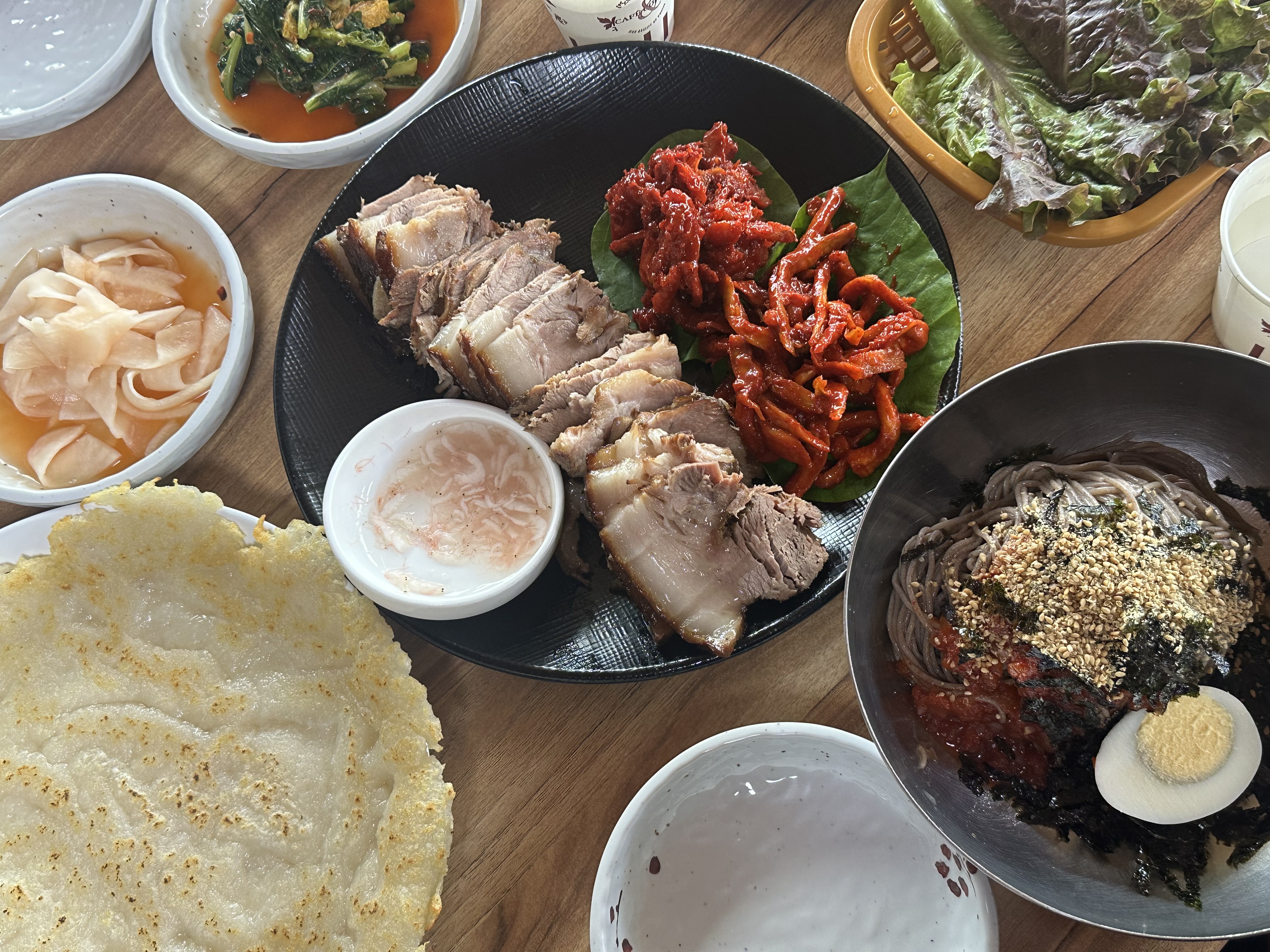 양양 막국수 맛집 <영광정 메밀 국수 > 
수육 꼭 시키기!!!! 속초점도 있어요 (영광정막국수)