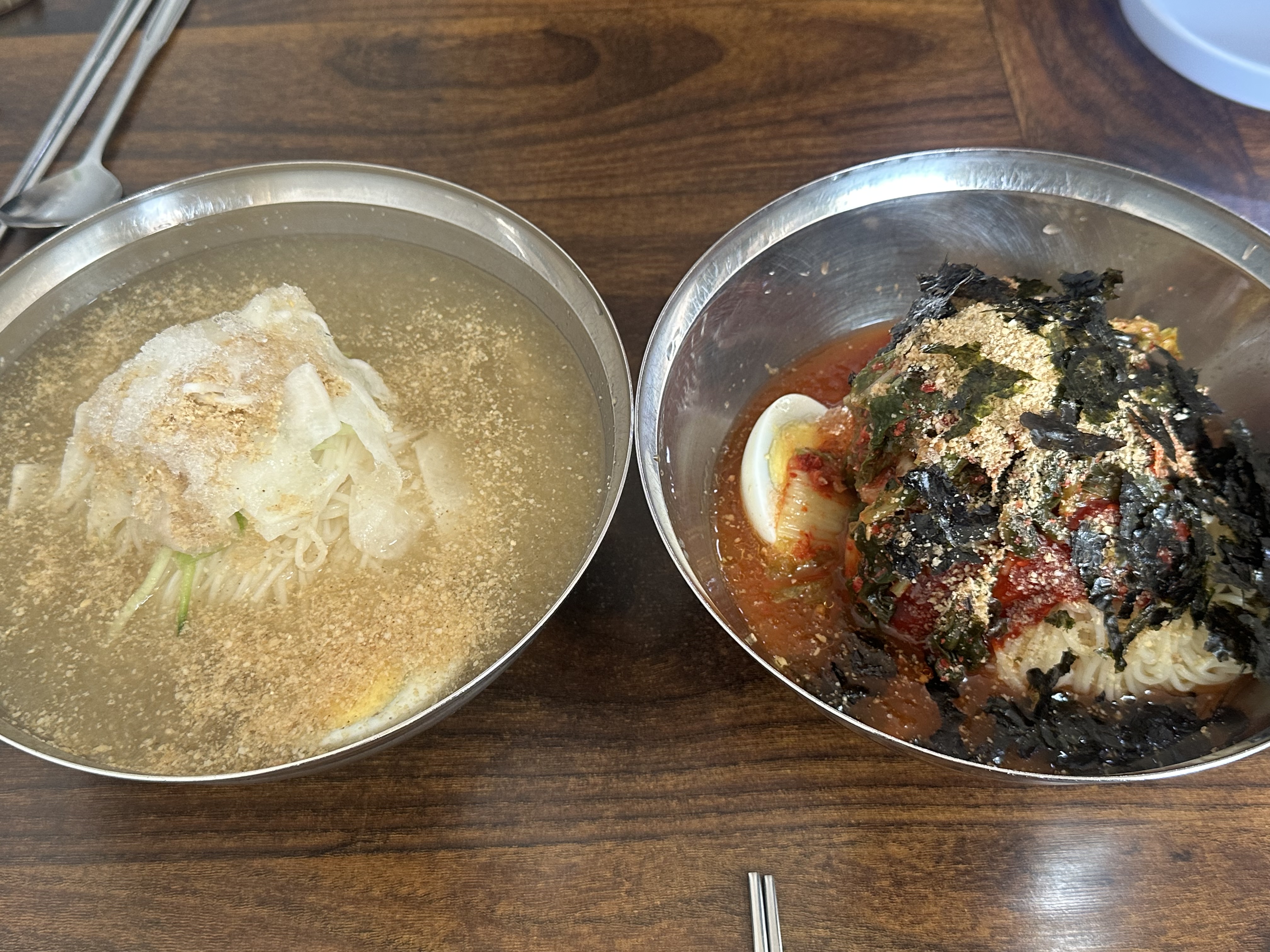 번외편🍽️ 강원도 삼척 국수맛집 < 신다리 > 

삼척 가면 꼭 먹어보기 ! 존맛👍🏻동치미국수 필수