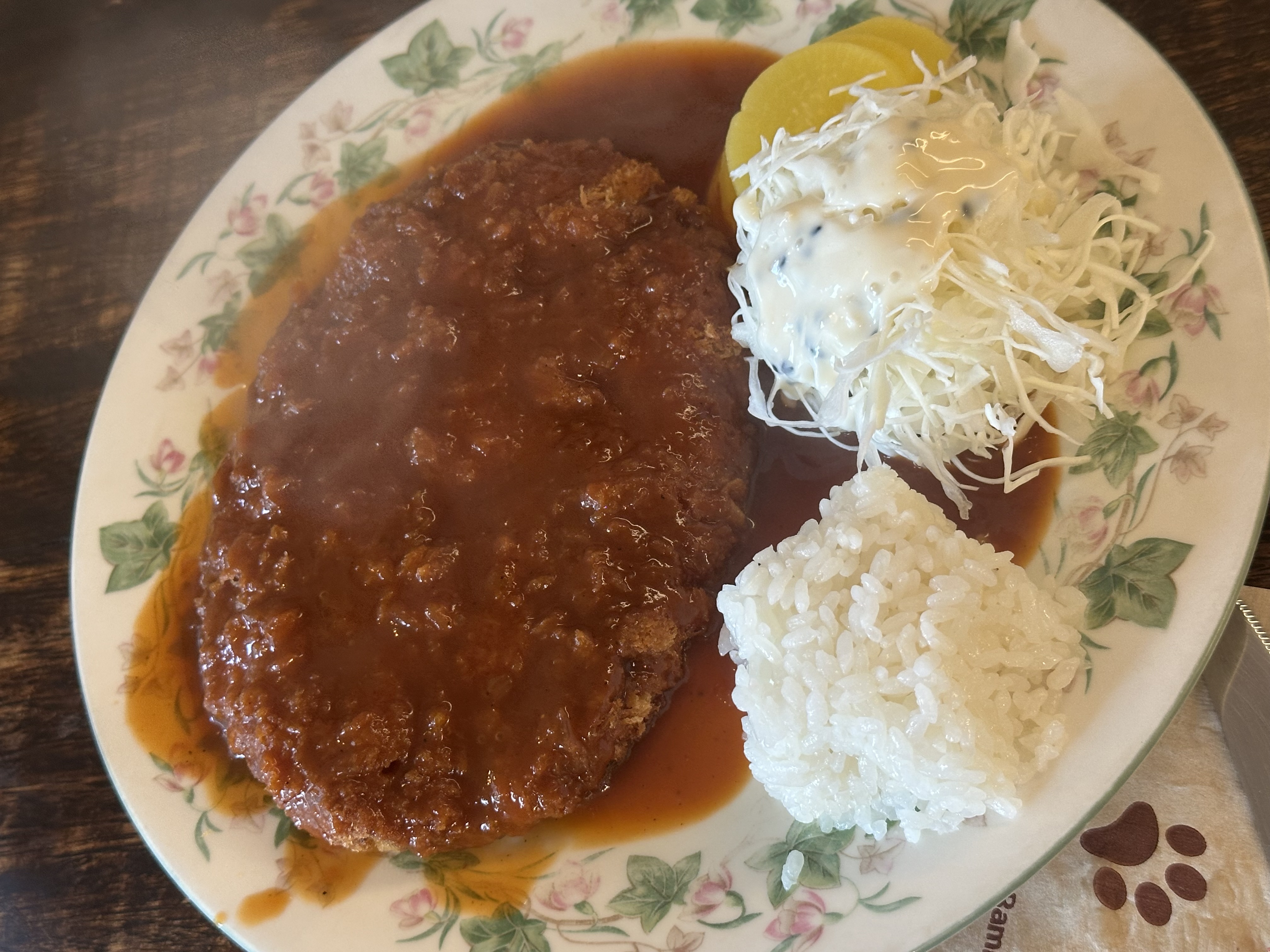 꼭꼭 숨어있는 언니의 찐맛집 <마리스> 너무 맛있어서 재재재재재방문했던 곳!!!!고성이라 차타고 좀 가야함 ! 돈까스 크림파스타 꼭 추천!