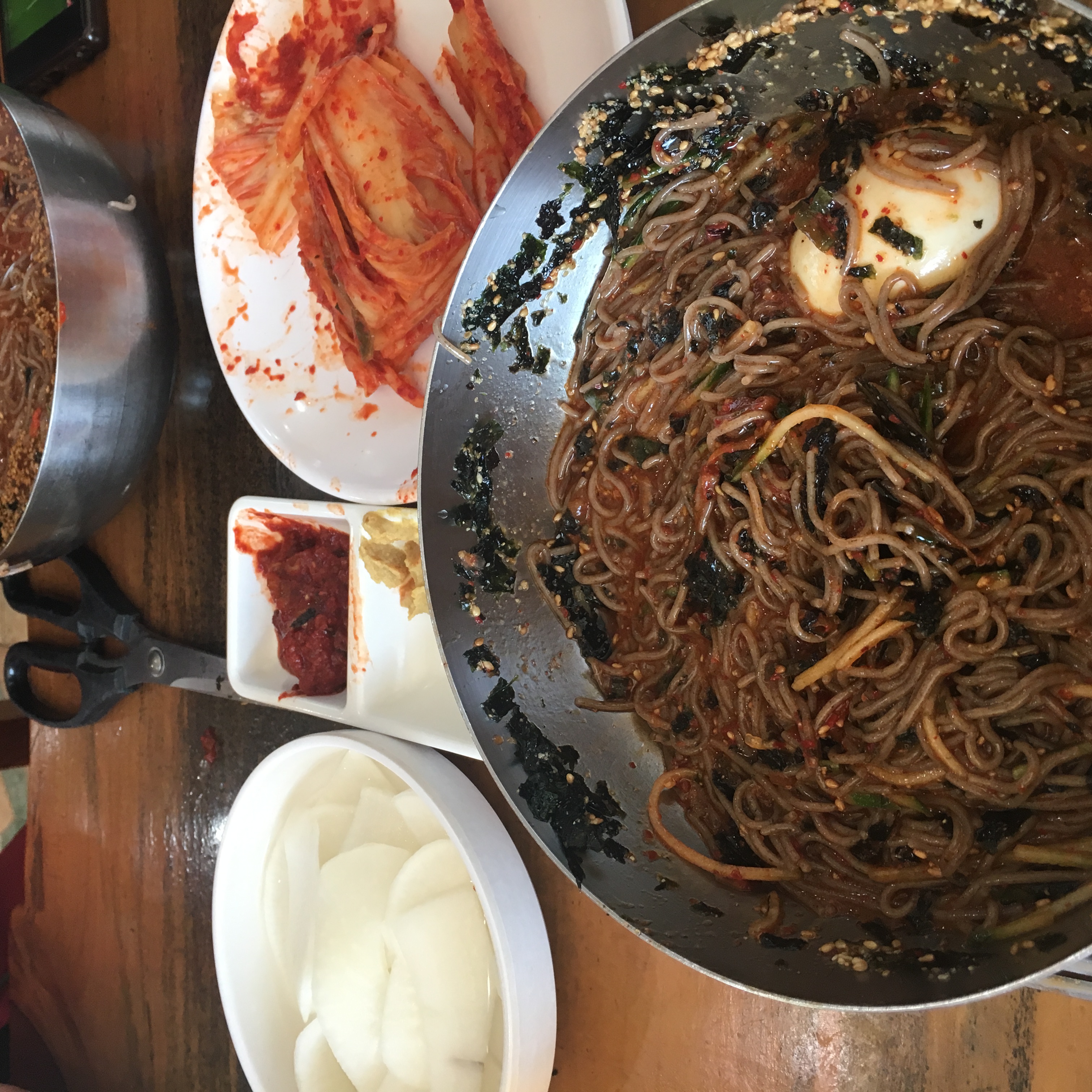 양양 막국수 맛집 /<입암 메밀 타운>

어릴때 먹었을때 만큼은 아니라 아쉬웠던 곳! 
막국수 귀신이라면 가볼 맛집 👍🏻