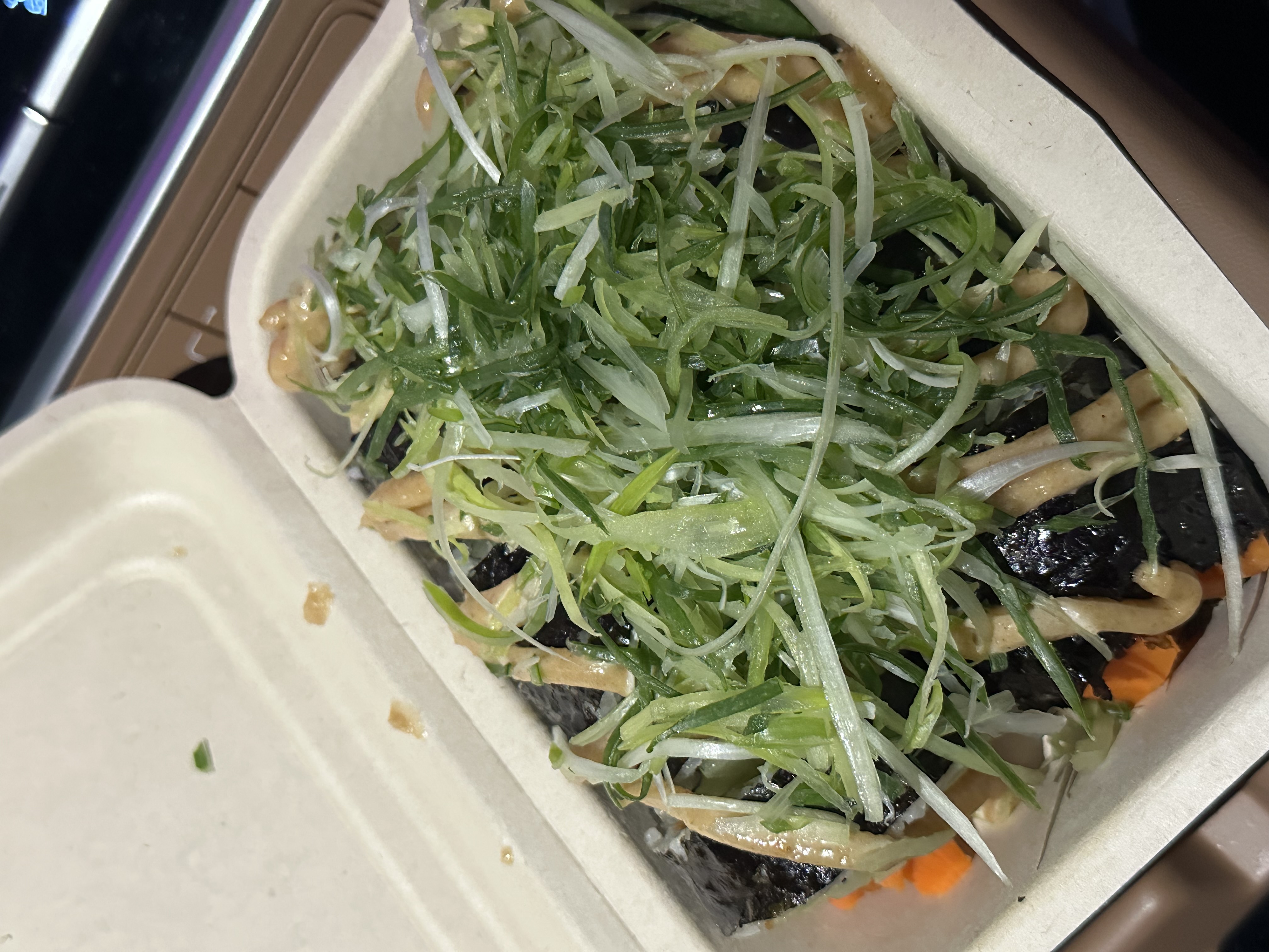 속초 중앙시장 명란올라간  < 장홍김밥 > 
한번쯤 먹어볼만함 개인적으로는 자주는 안사먹음🫡