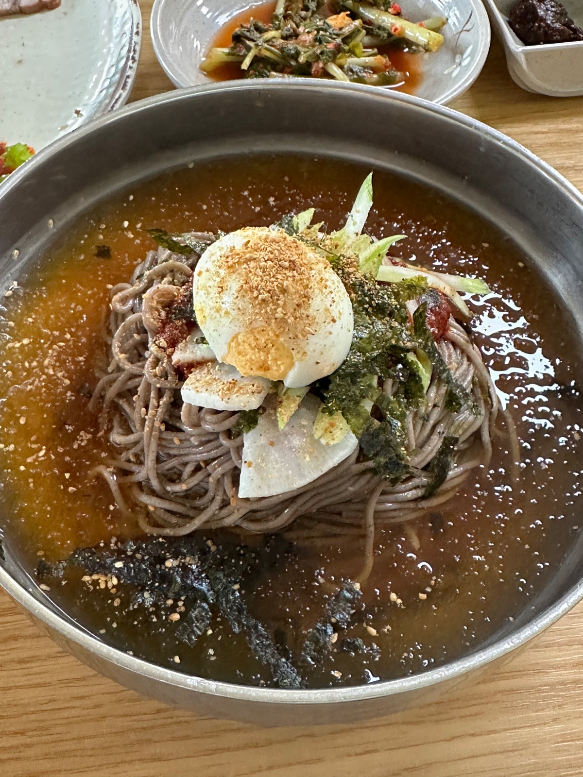 비발디파크 /오션월드 근처 막국수 맛집 <금수강산 막국수> 

여름엔 오션월드 , 겨울엔 비발디파크 갈때면 무조건 들리는 금수강산 막국수!!!!! 여기는 물막국수가 찐찐찐 !!!! 가끔 근처 캠핑장 가서 포장하기도 하는데 진짜 맛있어오ㅠㅠ. 애견동반은 XX